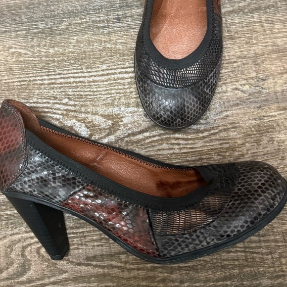 Hispanitas size 40 (9.5) worn once Chic Snakeskin Patterned Heels - Picture 11 of 11